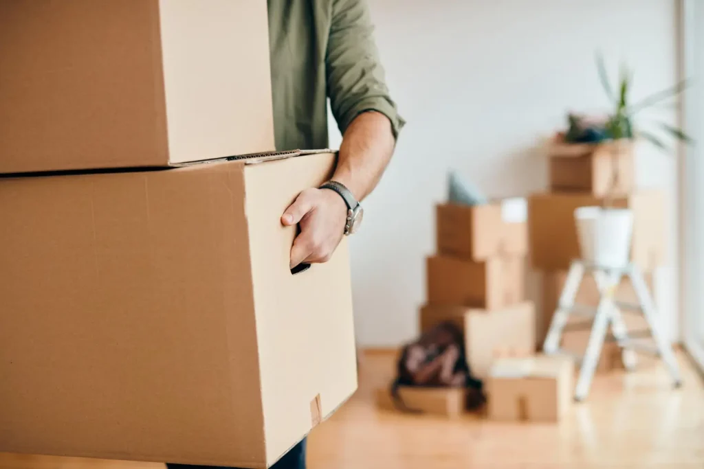 cargo-moving-and-shipping-to-uk